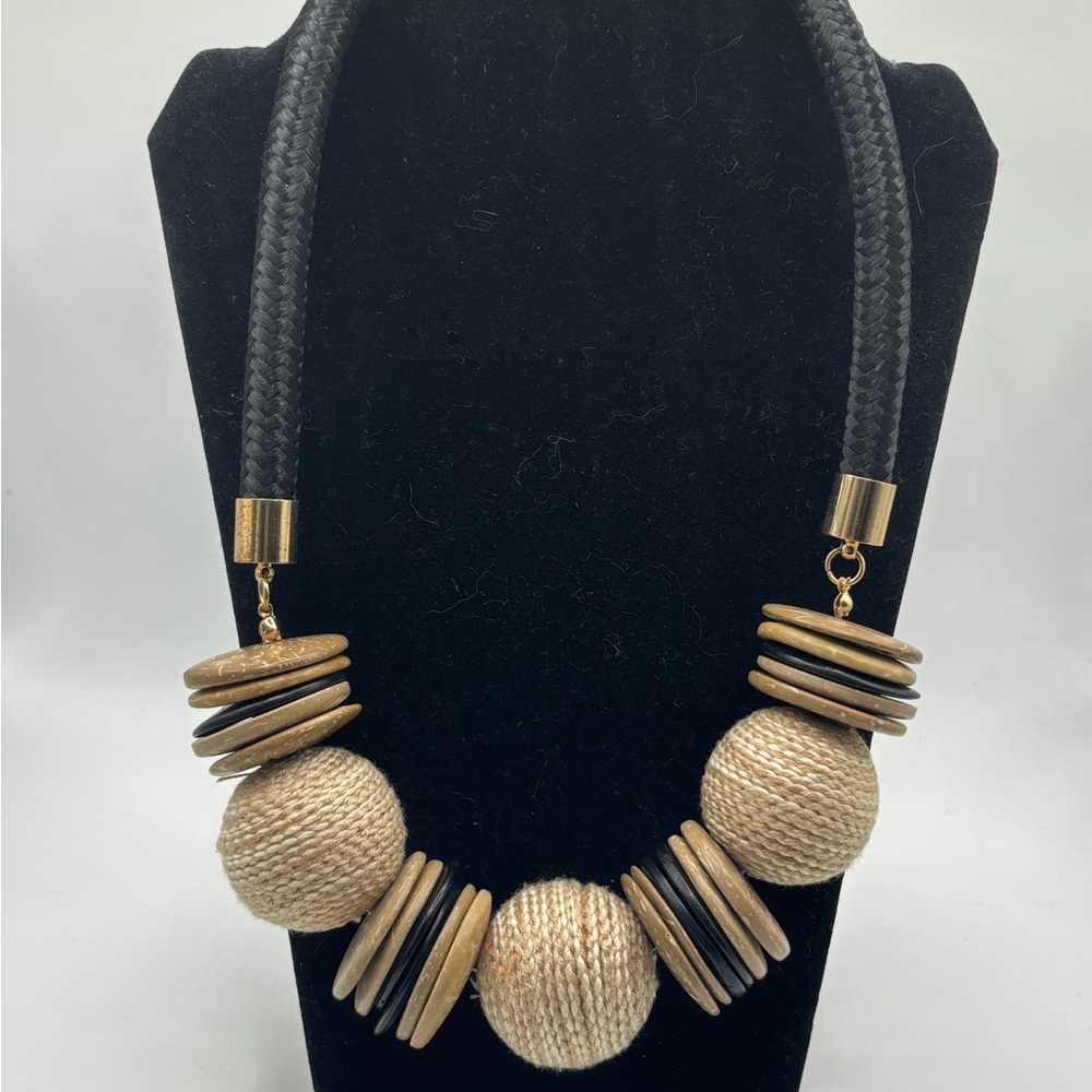 Elegant Gold-tone and Black Necklace